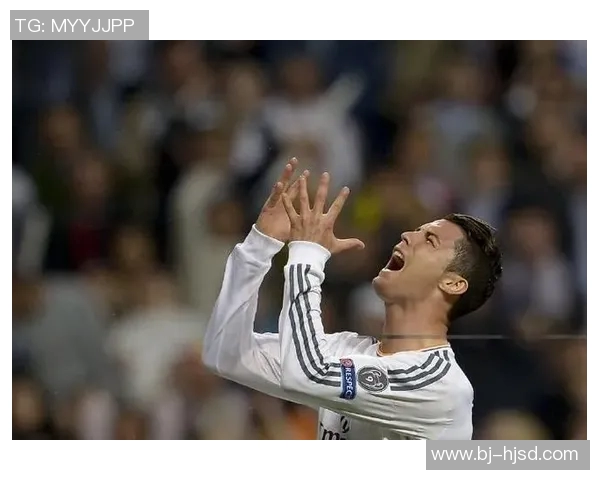 足球明星出场时的独特站姿解析与背后故事揭秘